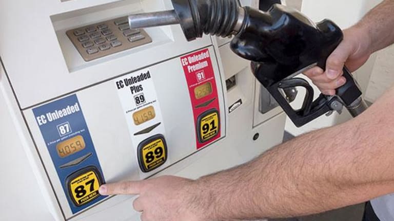 Gas Prices Will Remain Cheap Into Fall, Analyst Tells CNBC
