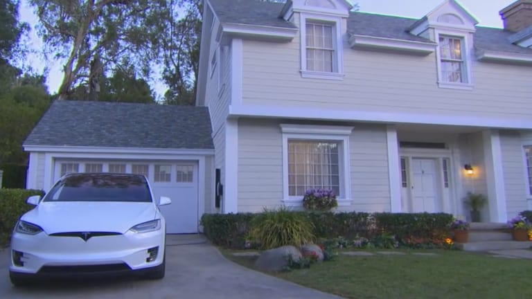 SolarCity Purchase Points Tesla Motors, Utilities Toward a Brighter Future