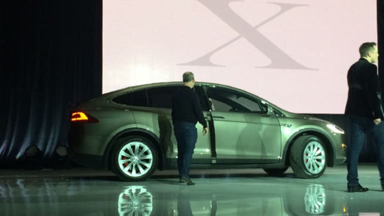 Why Ford Paid Over $200,000 for a Tesla Model X — Tech Roundup