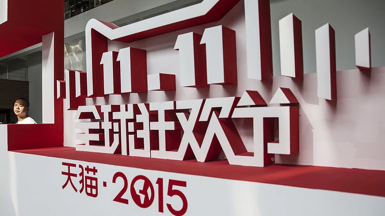 Alibaba Is No Magic Carpet Ride, and Macy's Needs a Miracle on 34th Street