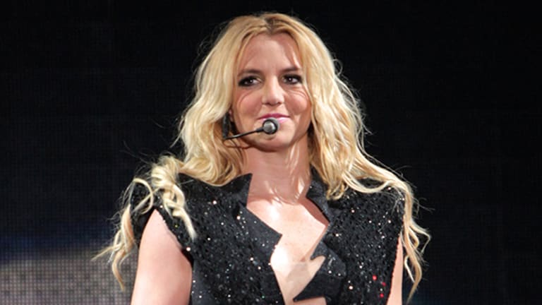 Look At Britney Spears Ripped New Boyfriend Wearing This Bizarre New Under Armour Shirt