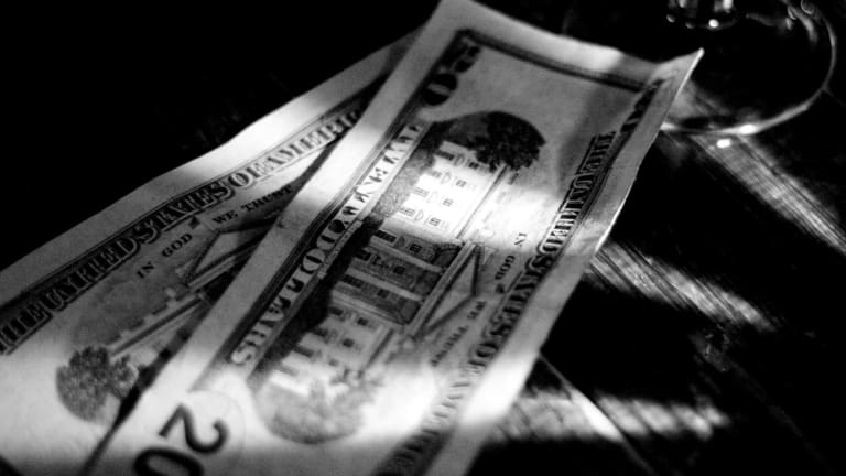Trump White House Accelerating Toward a Dollar Crisis