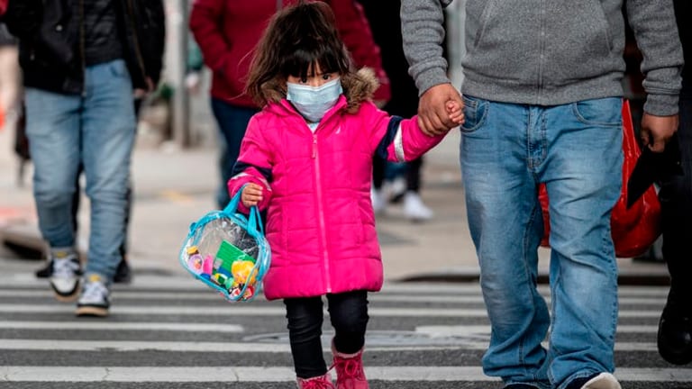 An epidemiologist explains the new CDC guidance on 15 minutes of exposure and what it means for you
