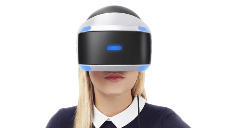 Can Apple Make Virtual Reality Cool?