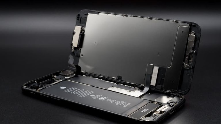 The guts of an Apple iPhone show exactly what Trump gets wrong about trade