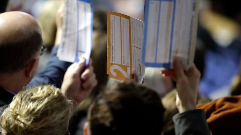 Iowa caucuses did one thing right: Require paper ballots