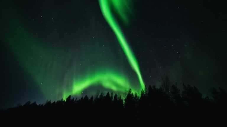Central Banks and Climate Change: from Black to Green Swans