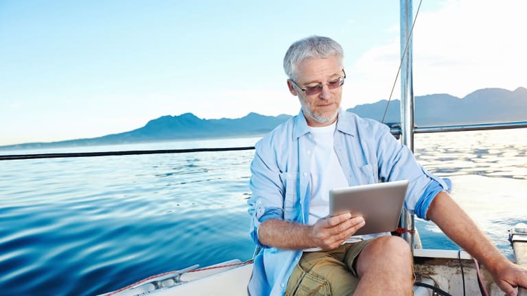 Retirement Resources: Great Summer Reads on Investing, Social Security, Medicare