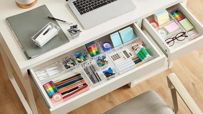 35 Must-Have Office Desk Accessories for Productivity