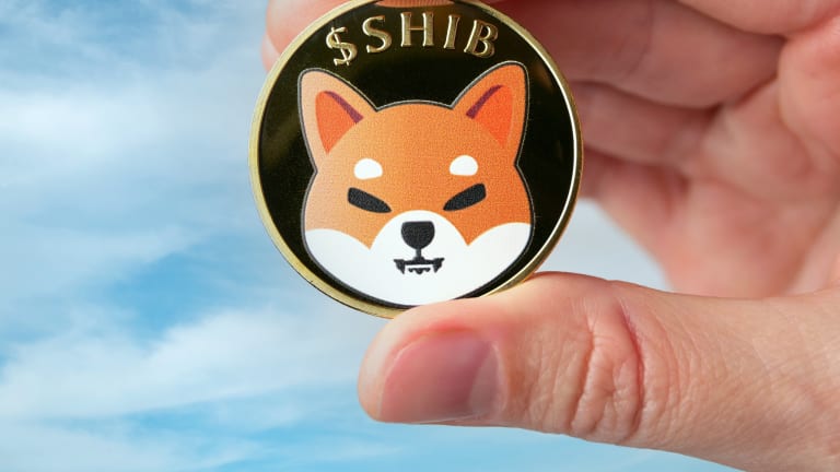 Shiba Inu Spikes by 30% While Bitcoin Tops $25,000 Over the Weekend