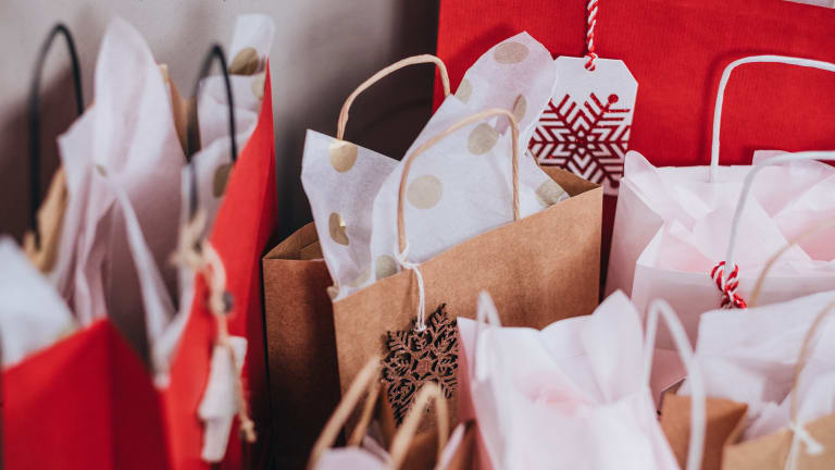 How to Manage Your Holiday Spending