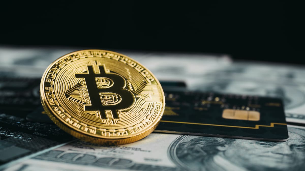 The Pros and Cons of Crypto Credit Cards - TheStreet Crypto: Bitcoin and  cryptocurrency news, advice, analysis and more