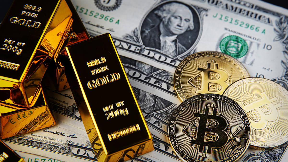 Overtaking gold, the bitcoin price will hit $700,000 - TheStreet Crypto:  Bitcoin and cryptocurrency news, advice, analysis and more