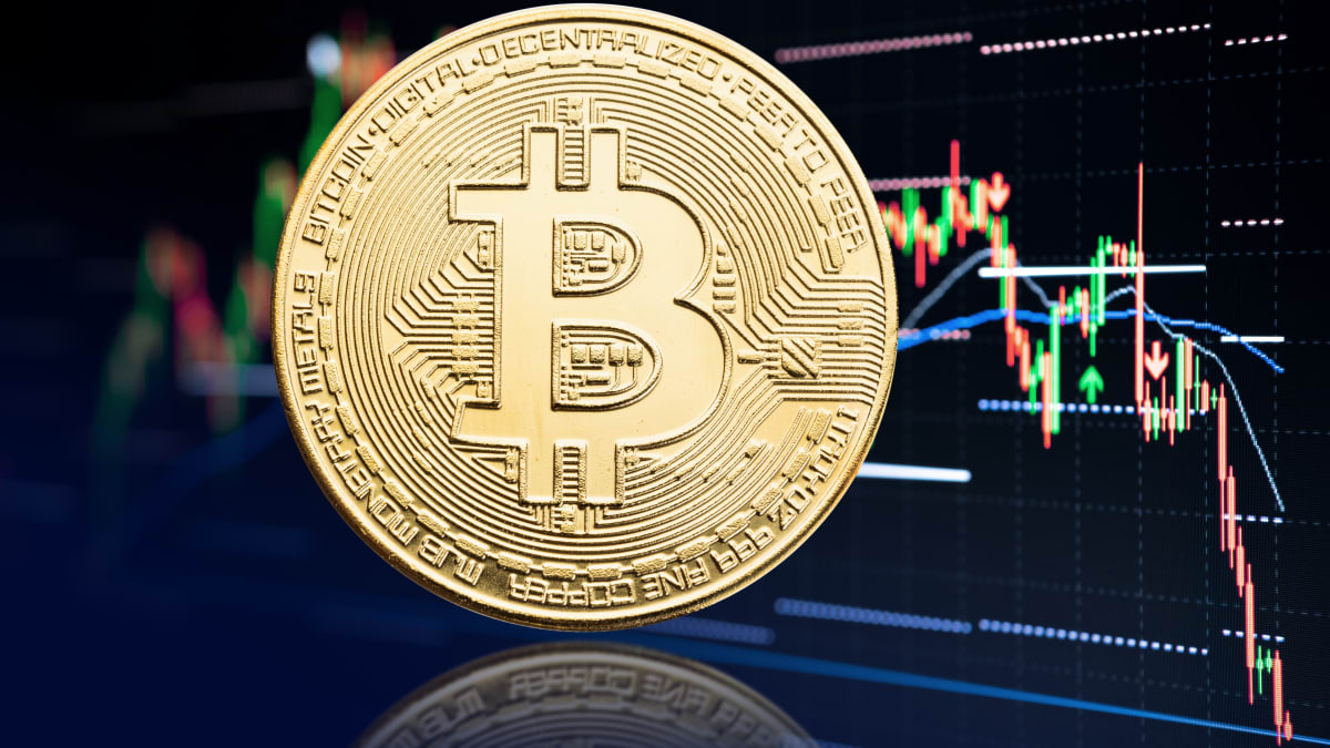 Bitcoin price flash crashes to $8,900 following $55 million BitMex orders -  TheStreet Crypto: Bitcoin and cryptocurrency news, advice, analysis and more