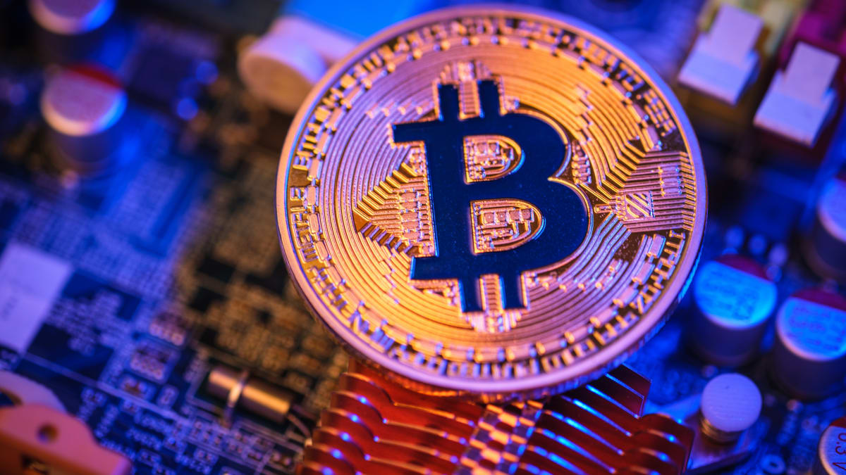 Fidelity buys $60M in Bitcoin, files first Solana ETF application with CBOE  - TheStreet Crypto: Bitcoin and cryptocurrency news, advice, analysis and  more