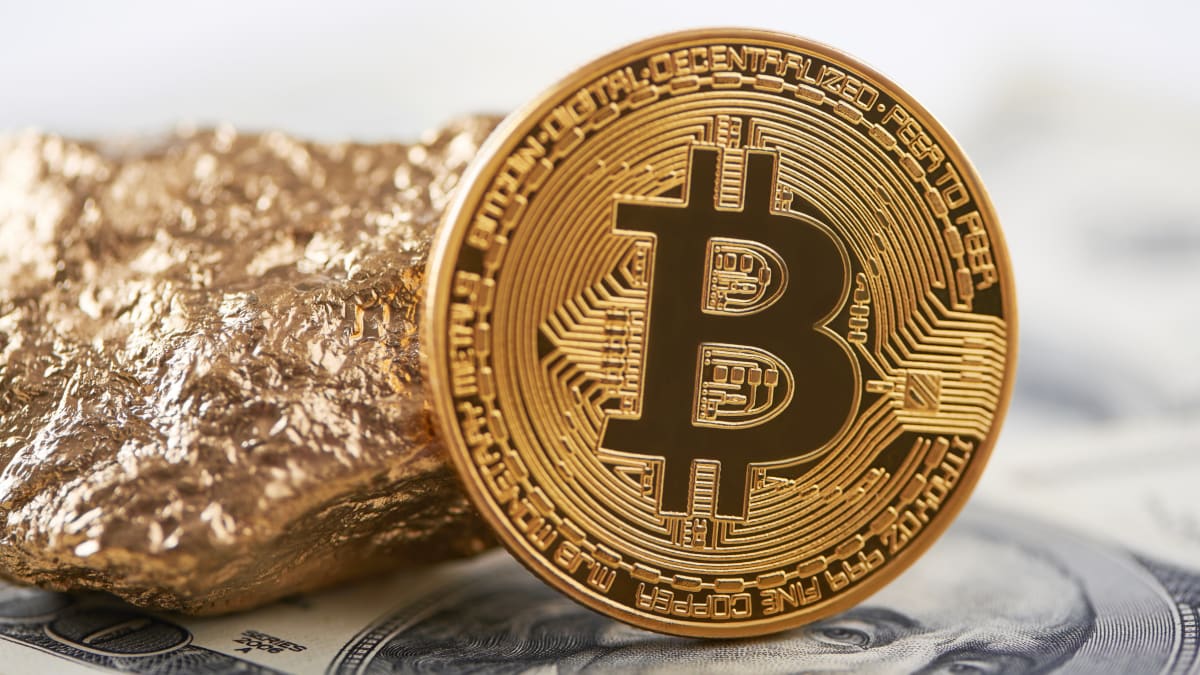 Can bitcoin and gold be a winning combo for investor portfolios? -  TheStreet Crypto: Bitcoin and cryptocurrency news, advice, analysis and more
