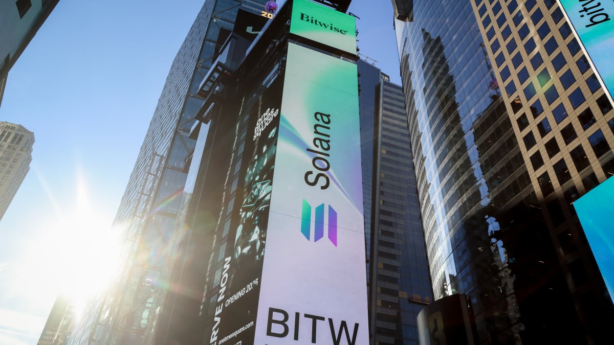 XRP sinks after launching on rival blockchain - TheStreet Crypto: Bitcoin  and cryptocurrency news, advice, analysis and more