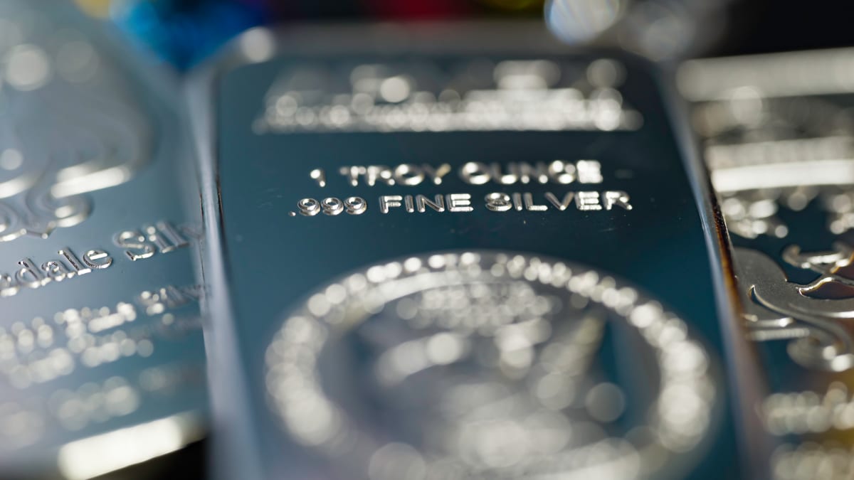 Analysts warn king dollar is dead, predict silver rally - TheStreet Crypto:  Bitcoin and cryptocurrency news, advice, analysis and more