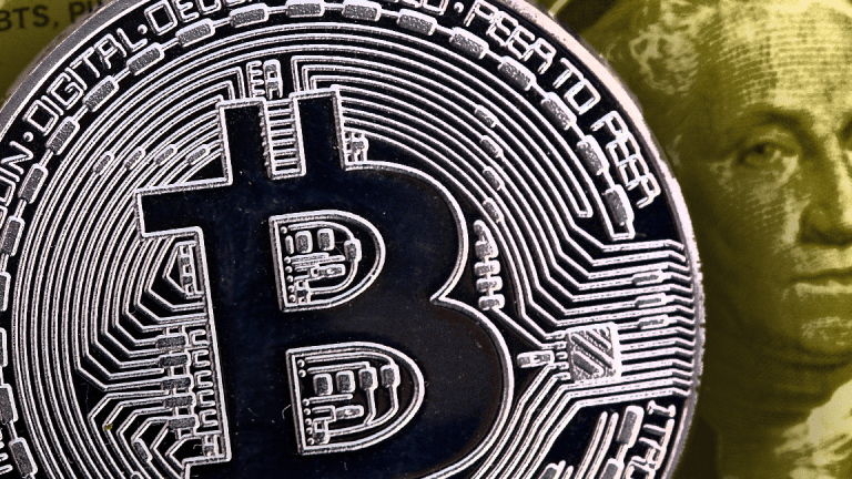 Bitcoin Moves Closer to $6,000, Continuing Its Spring Surge