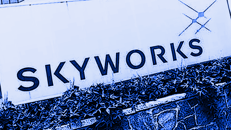Apple Supplier Skyworks Cuts Profit and Revenue Guidance