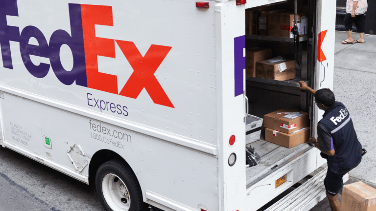 FedEx Rises as Profit, Revenue Beat Expectations