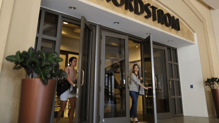 How to Buy Nordstrom as It Reports Earnings