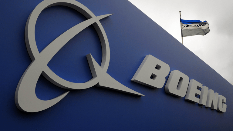 Boeing so wie andere Konzerne setzen Impfpflicht für US-Mitarbeiter aus