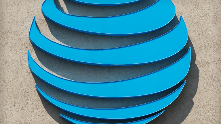 AT&T Shares Can Break to New Highs on Earnings, Elliott Plan