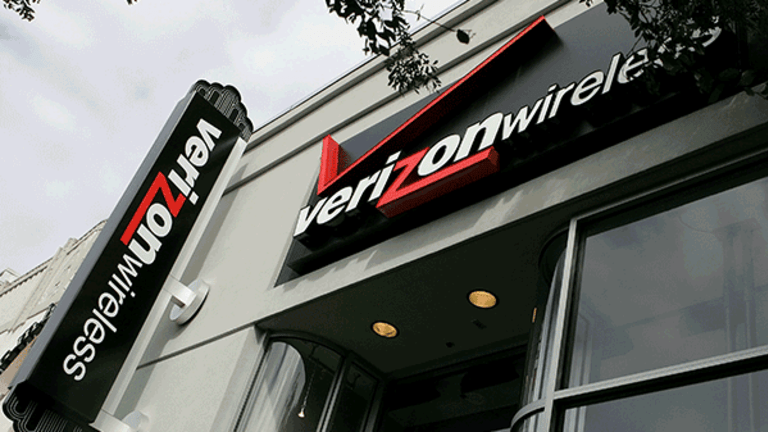 Verizon May Have a Bumpy 2017, But Hold Shares for the Long Term