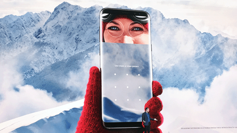 Samsung's Galaxy S8 Screens Are Tailor-Made for the Social Media Era