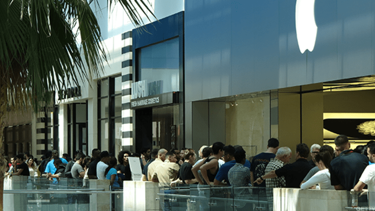 Apple (AAPL) Has Triggered This Major Phenomenon That Is Preventing Many  Malls From Dying - TheStreet