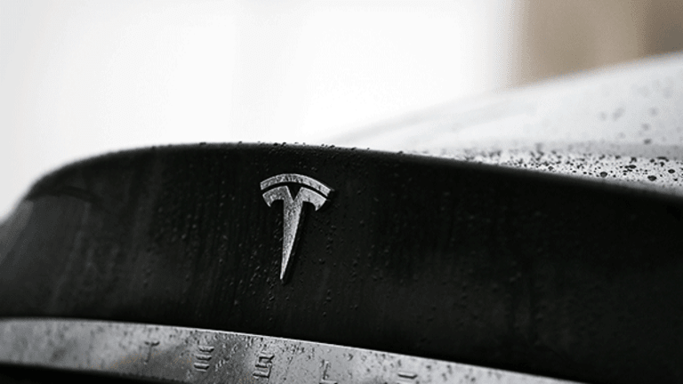 Consumer Reports Cuts Tesla Model S, X Ratings Over Failure to Upgrade Brake Software