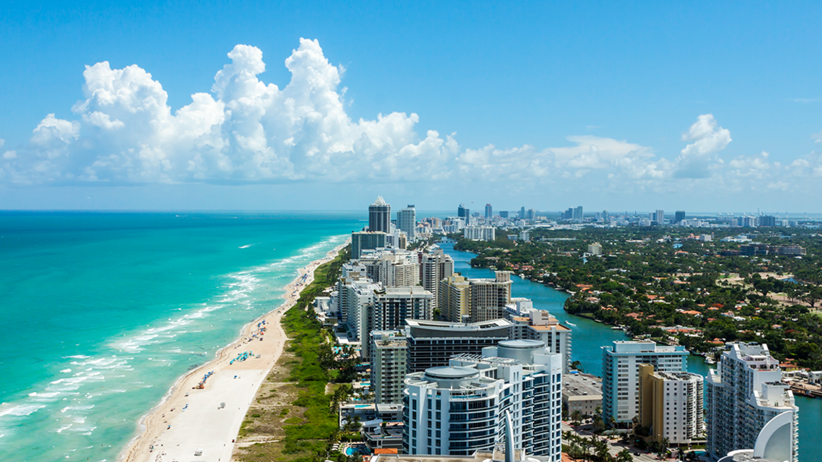 Florida Real Estate: Will NYC Bankers Move to West Palm Beach? - Bloomberg