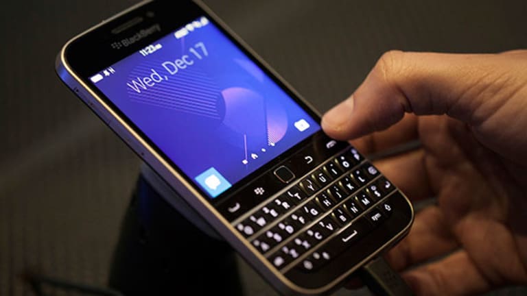 BlackBerry Classic Review: A Bold Update for CrackBerry Fans