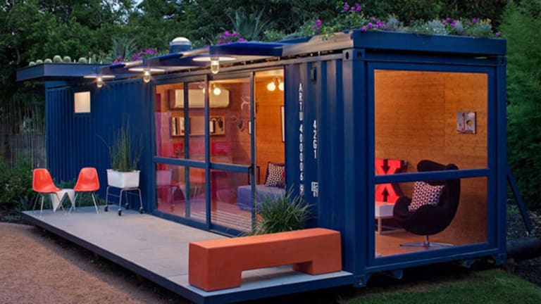 Living in deals shipping container