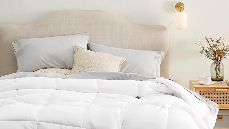 Queen comforter sale hot sale