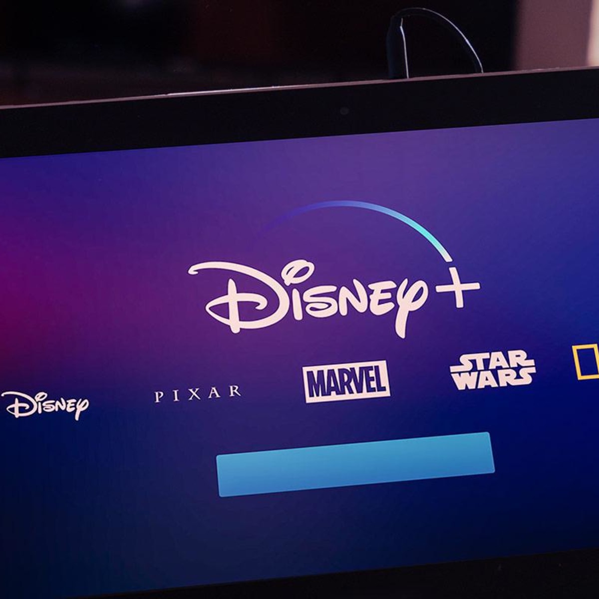 Disney Takes On Netflix In Earnest With 12 99 Bundle Of Disney Hulu And Espn Thestreet