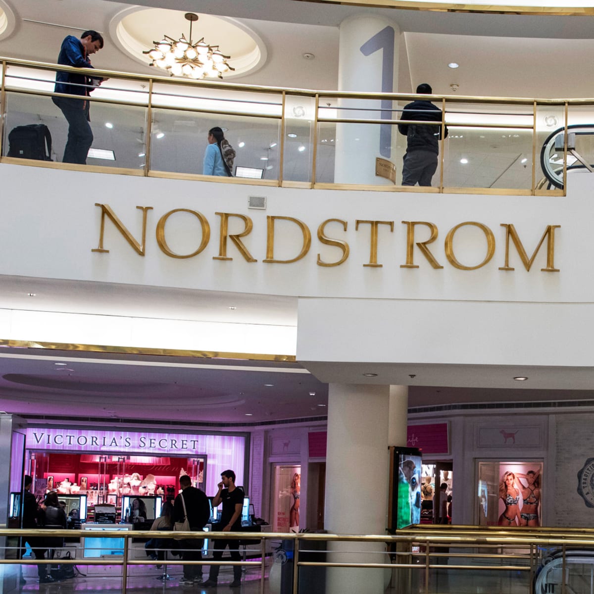 Nordstrom Suspends Effort to Go Private Until After the Holidays - The New  York Times