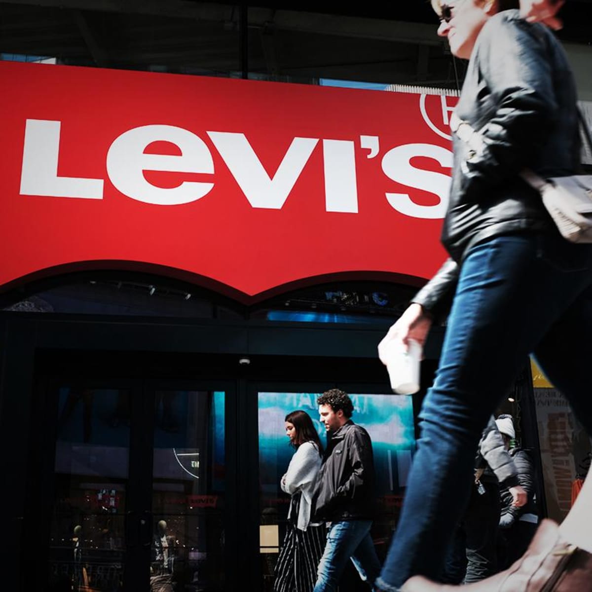 Levi Strauss Rises After Reporting First Earnings Since IPO - TheStreet