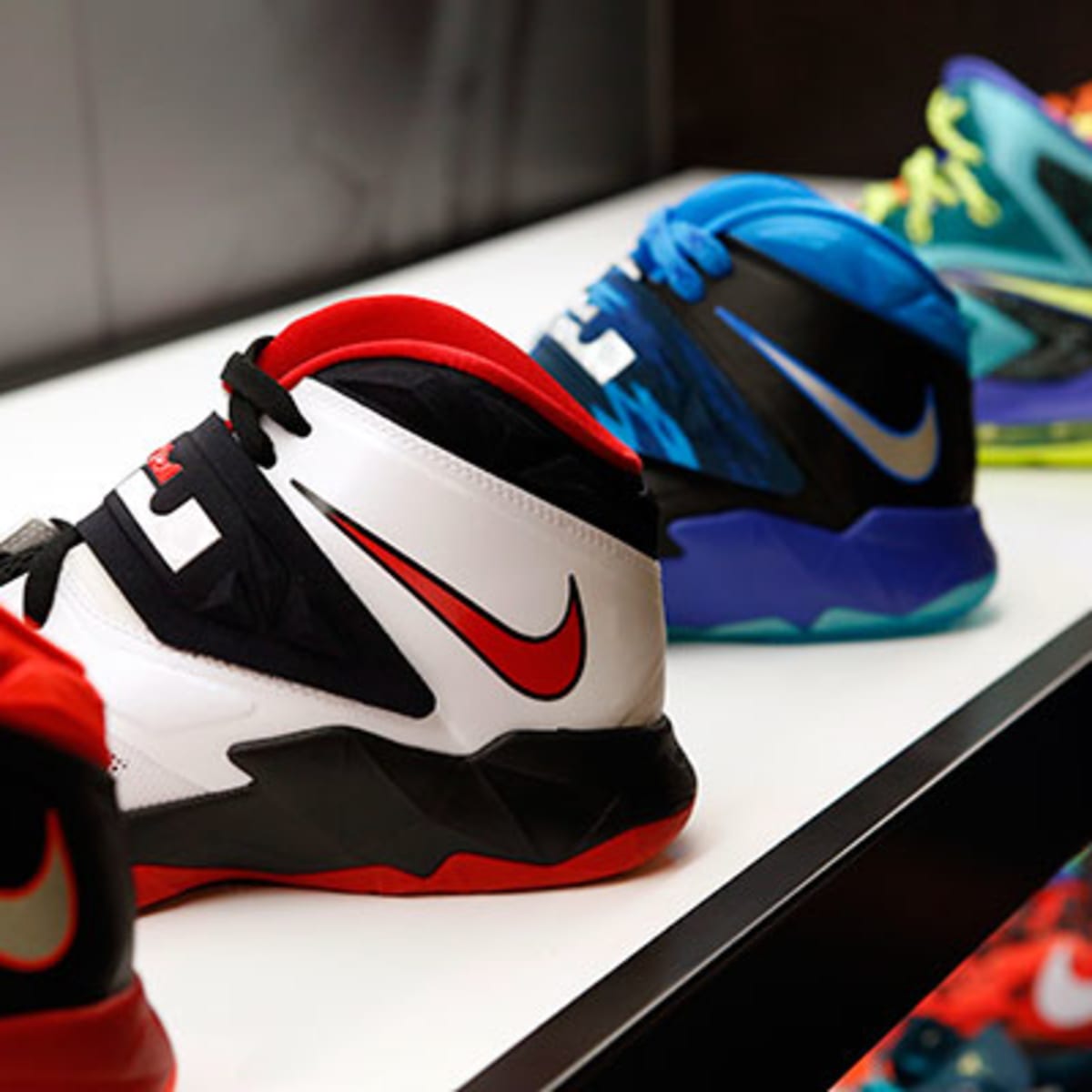 Sneakers at Work Are Running Up Sales for Nike, Foot Locker