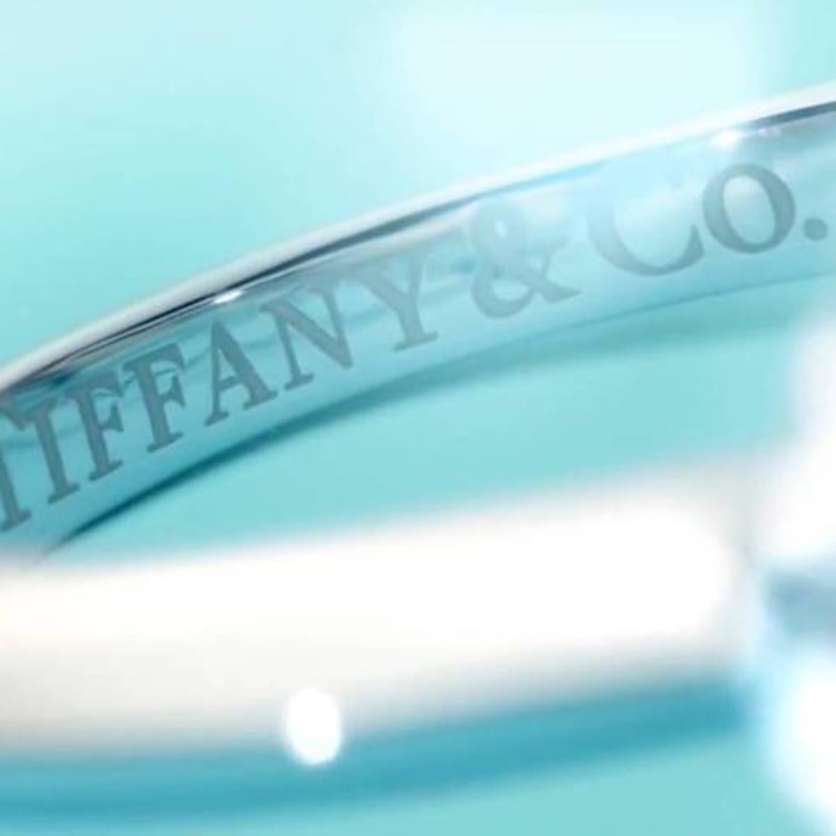 Tiffany Shares Lose Their Sparkle as LVMH Pulls the Plug on $16.2 Billion  Deal