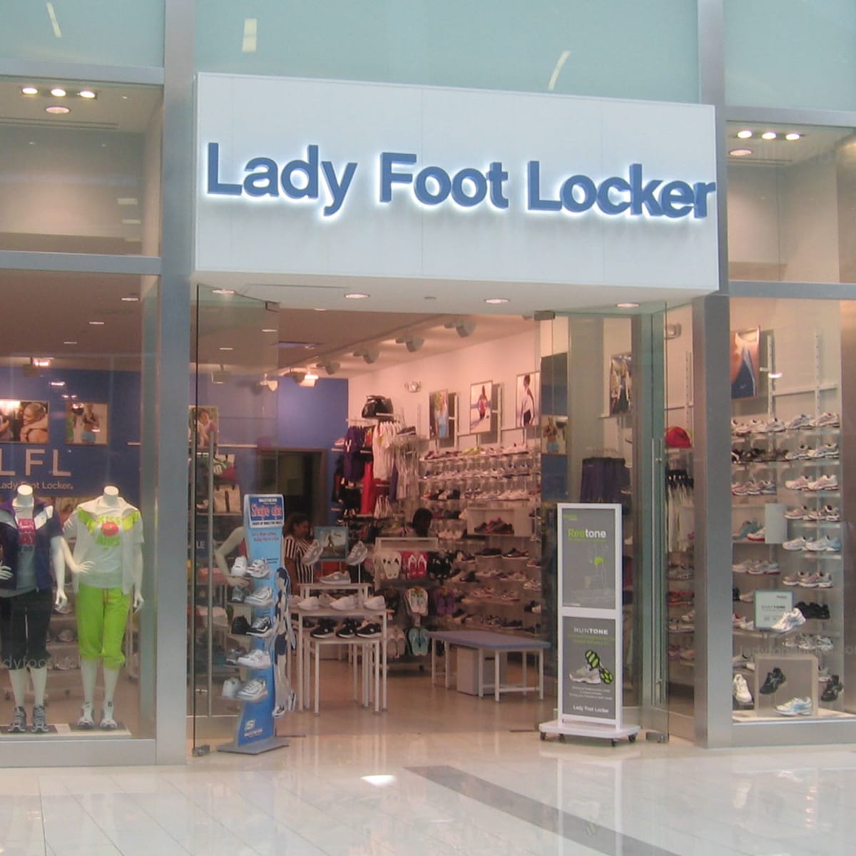 lady foot locker reebok