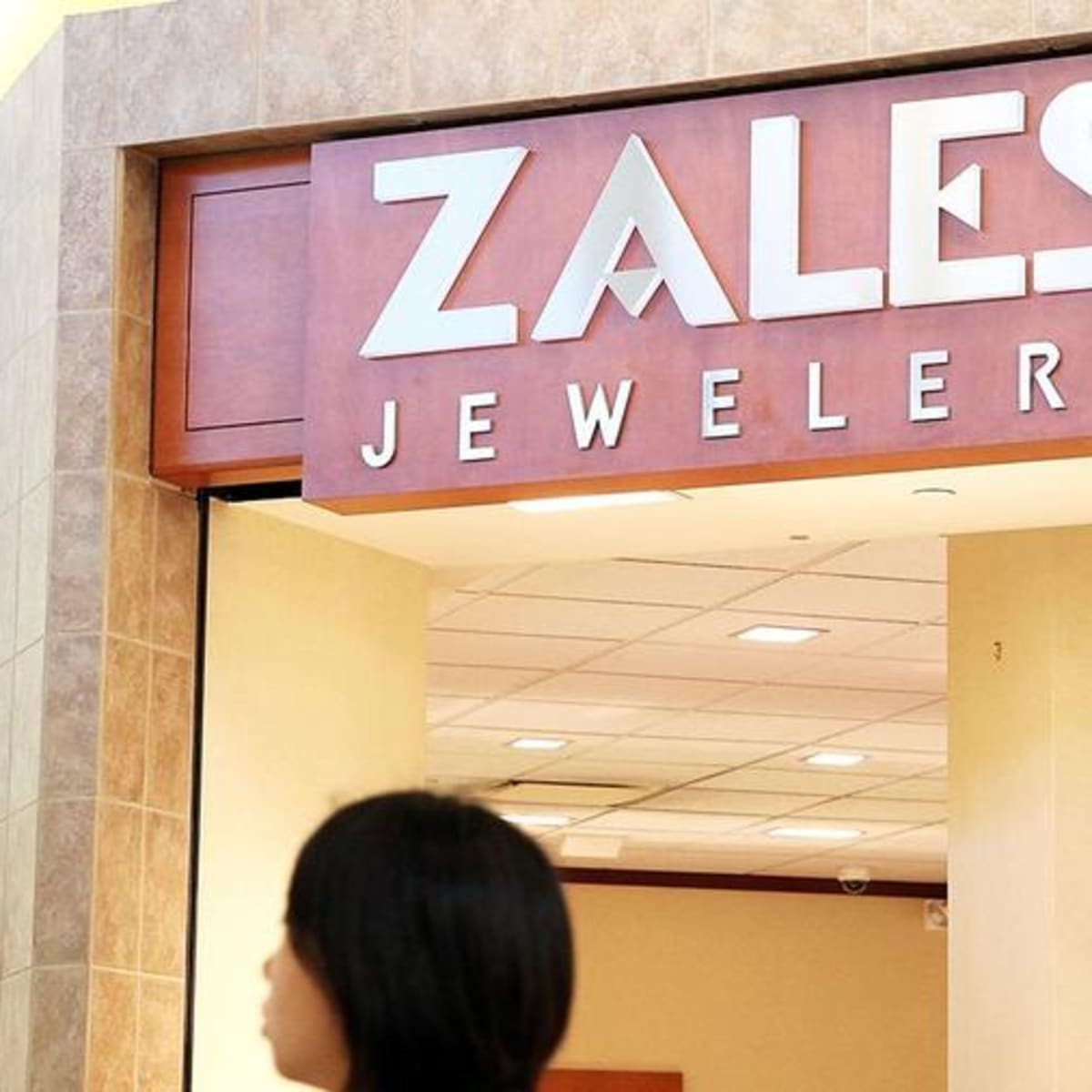 Signet Zales Jewelry Store In The Mall Signet Jewellers Shares 2025