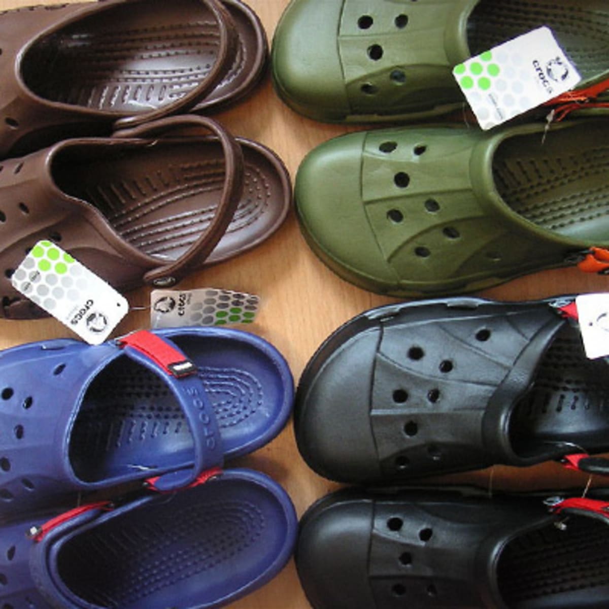 crocs shoes stock