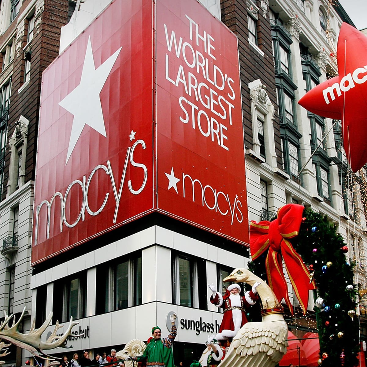Macy's History: From Small Dry Goods Store to Global Retailer