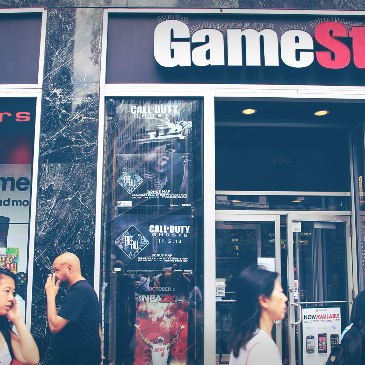 AMC Stock Roars Back As GameStop Frenzy Resumes; Silver Lake Sells