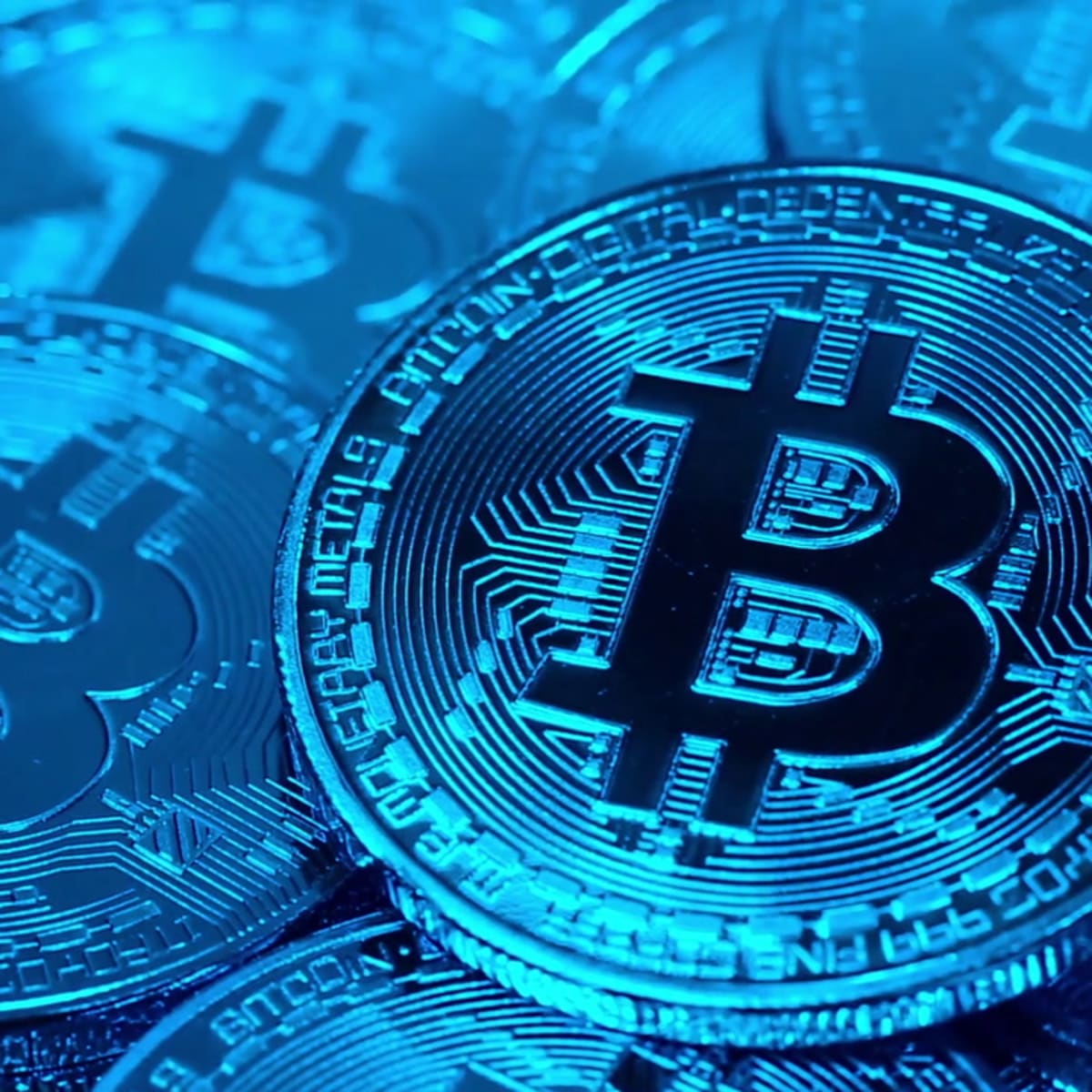 investește bitcoin vs eter