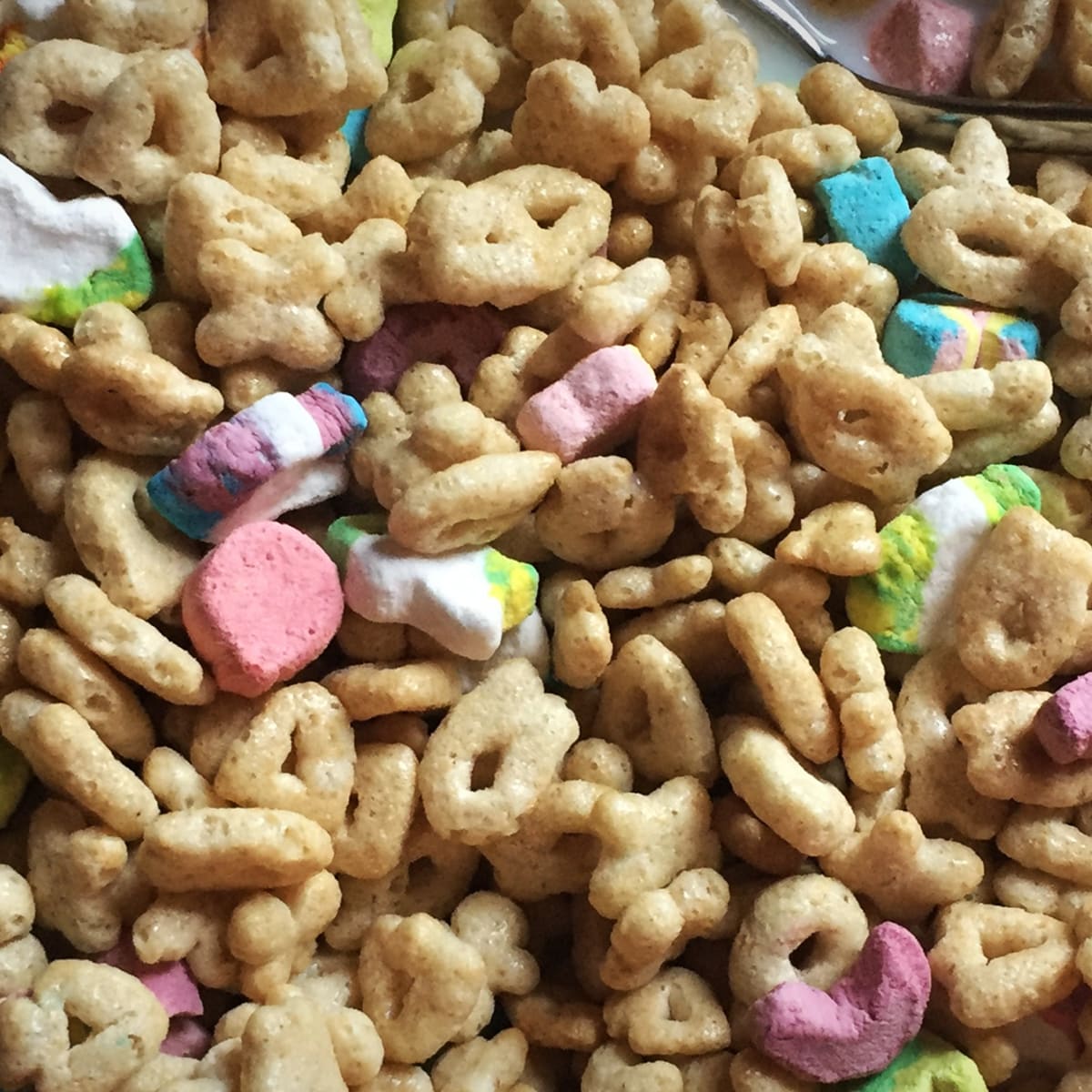 Lucky Charms cereal causing vomiting, diarrhea: report