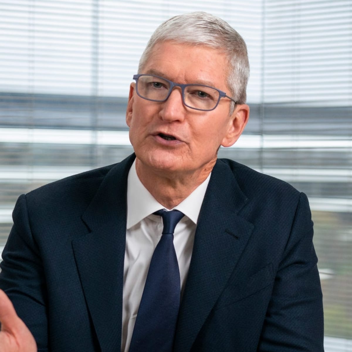 145-million-club-how-much-apple-s-top-5-executives-earn-apple-maven