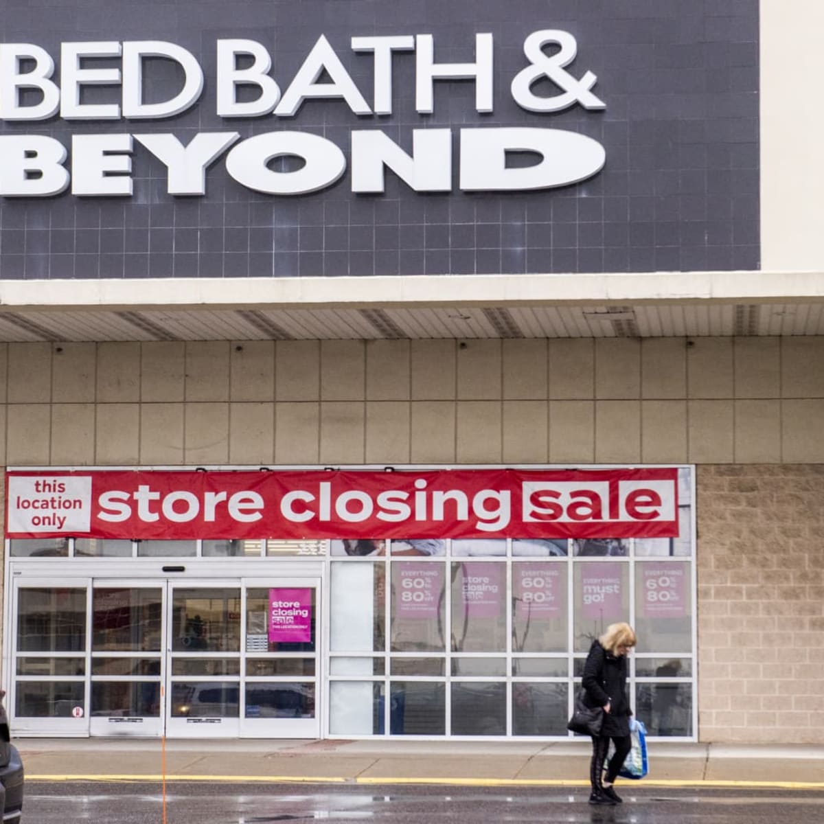Bed Bath & Beyond looks for buyers, lenders before potential